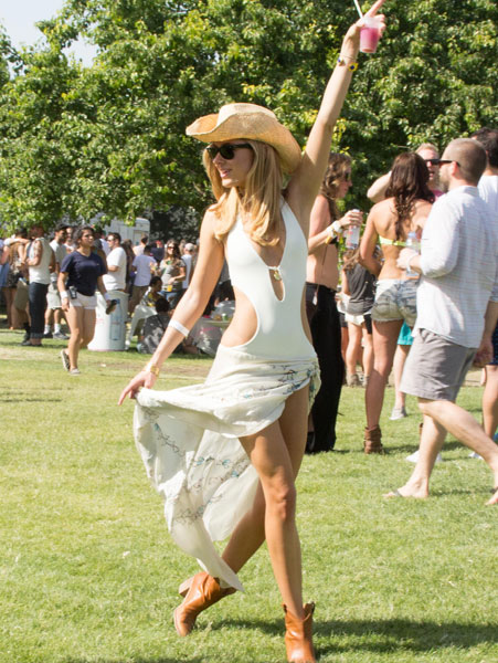 1397830327_kimberley-garner-made-in-chelsea-bikini-body-swimwear-Coachella