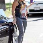 hilary-duff-runs-errands-in-sherman-oaks-adds-23