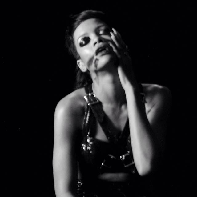 Rihanna-21