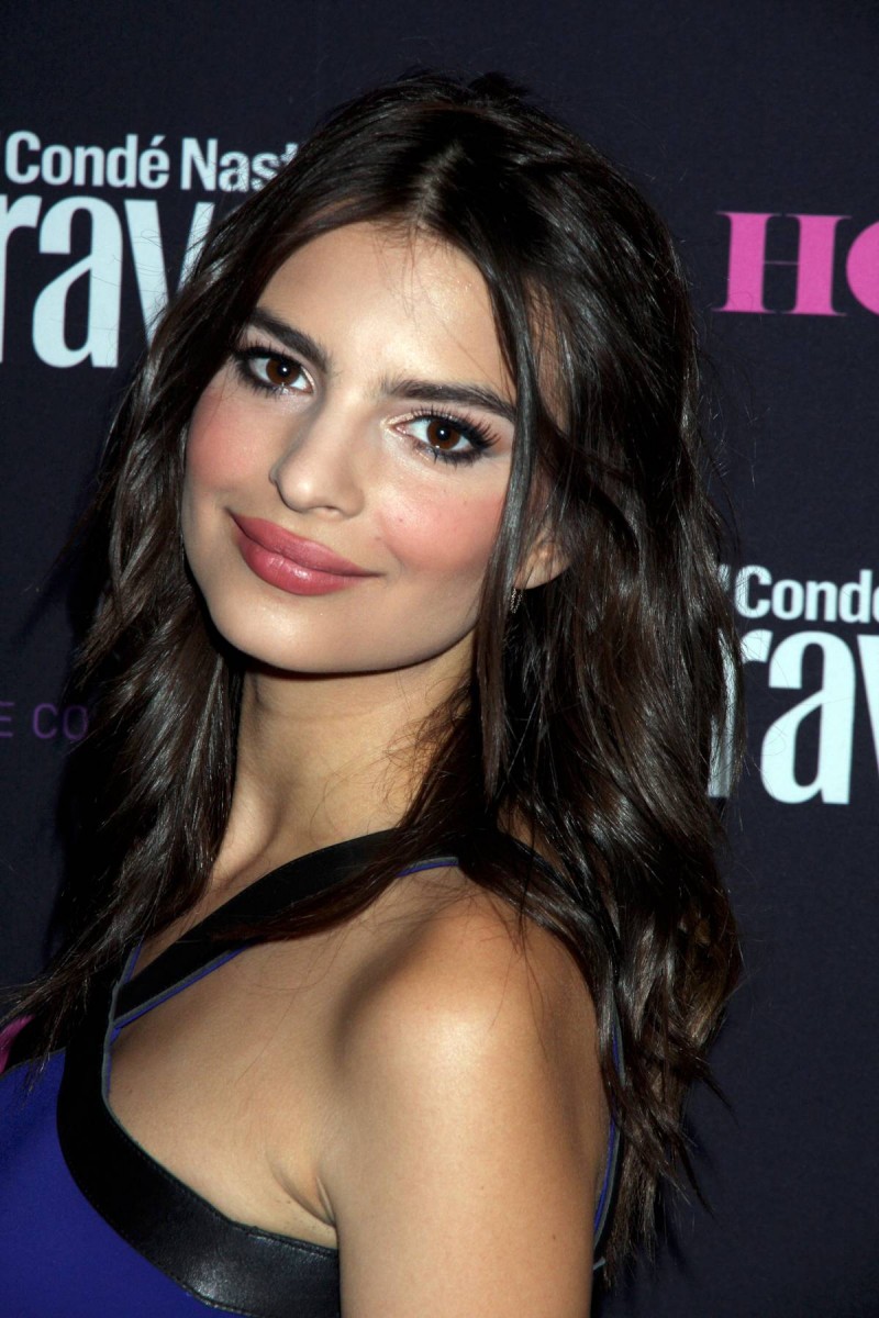 Emily-Ratajkowski-2
