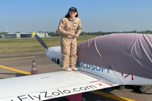 Στο Ηράκλειο η 19χρονη που κάνει τον γύρο του κόσμου με το μονοκινητήριο αεροσκάφος της - Funny-Περίεργα